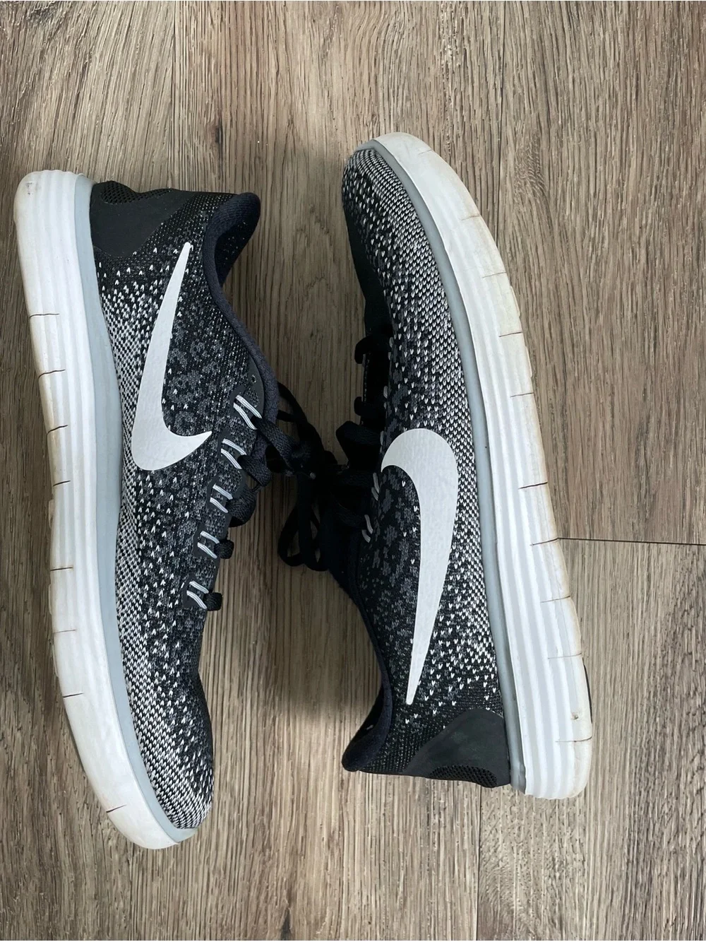 Women Size 8 Nike Free RN Running Shoes Black White